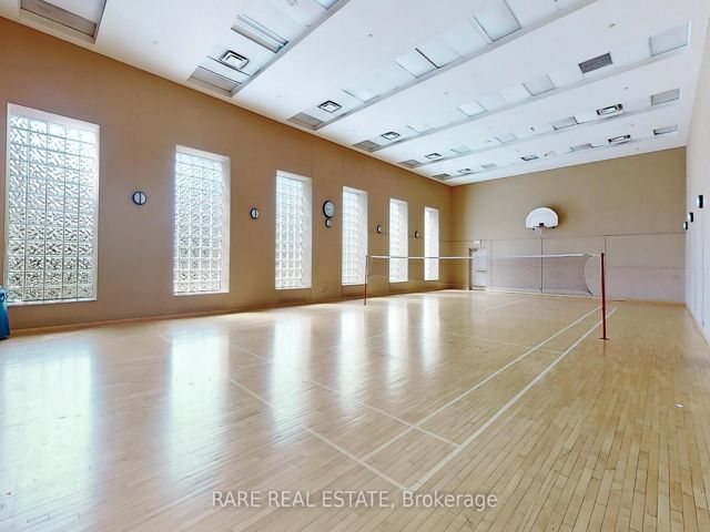 1016 - 11 Lee Centre Dr
