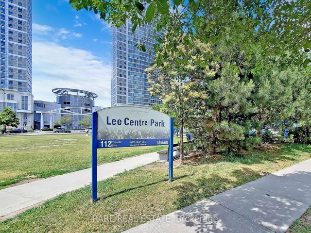 1016 - 11 Lee Centre Dr