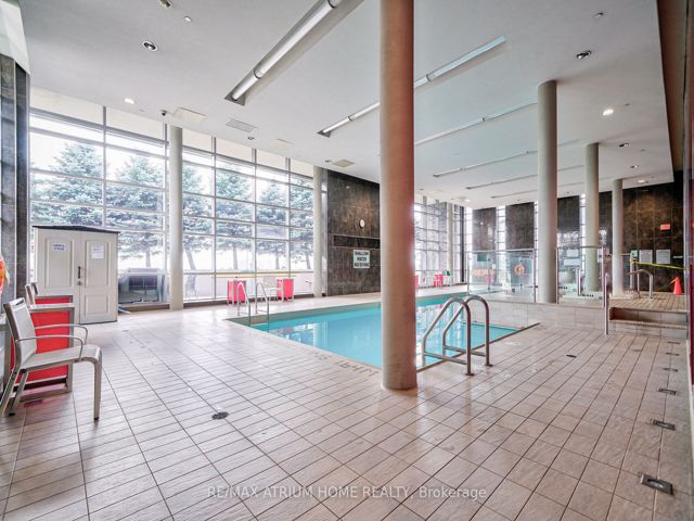 3422 - 135 Village Green Sq