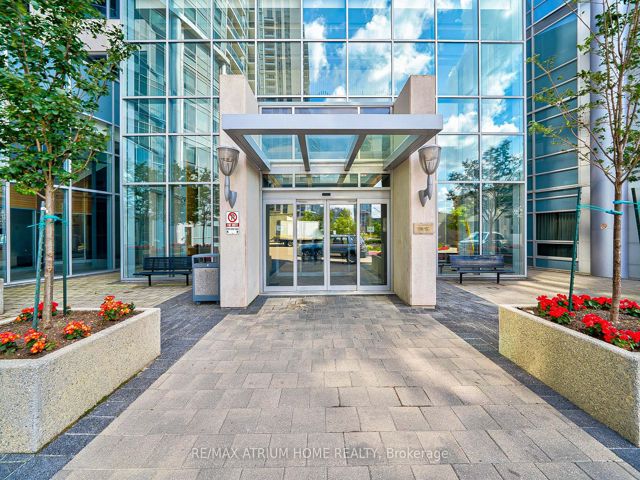3422 - 135 Village Green Sq