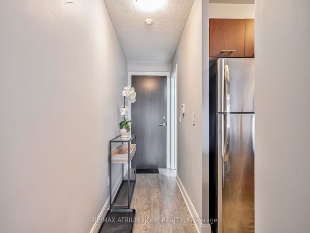 3422 - 135 Village Green Sq
