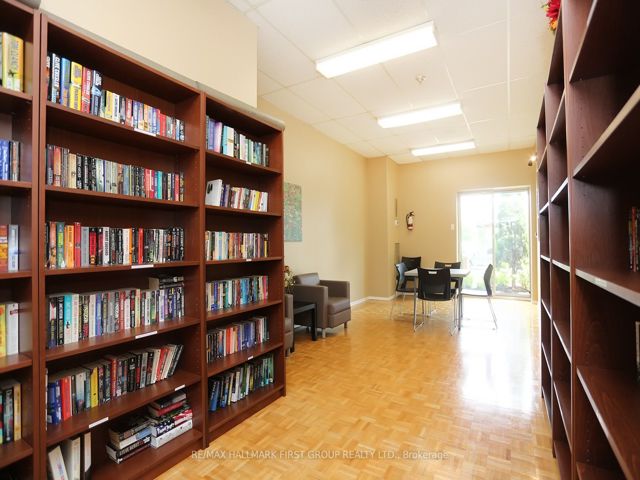 913 - 20 Dean Park Rd