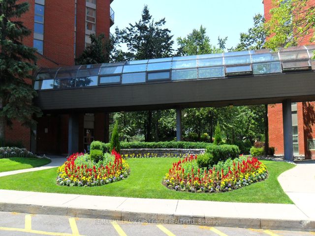 913 - 20 Dean Park Rd
