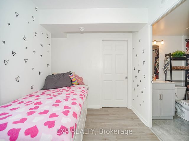313 - 330 Mccowan Rd