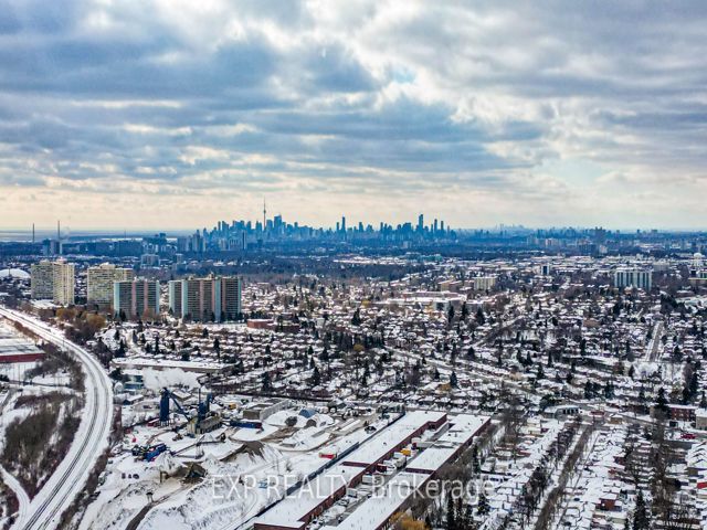 313 - 330 Mccowan Rd