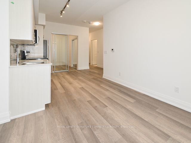 533 - 3121 Sheppard Ave E