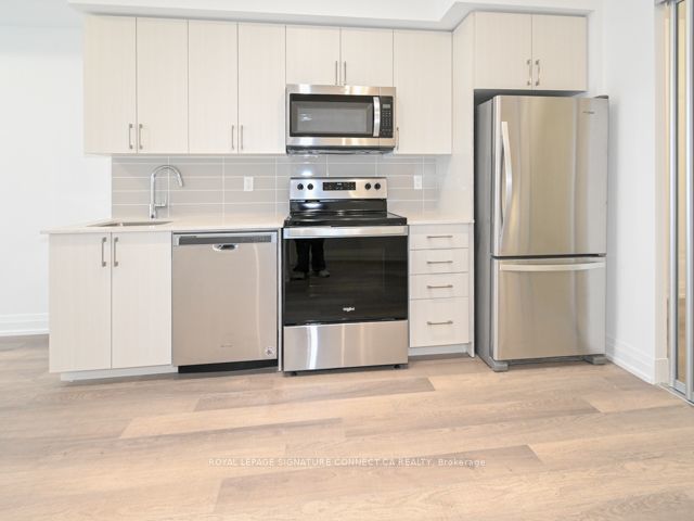 533 - 3121 Sheppard Ave E