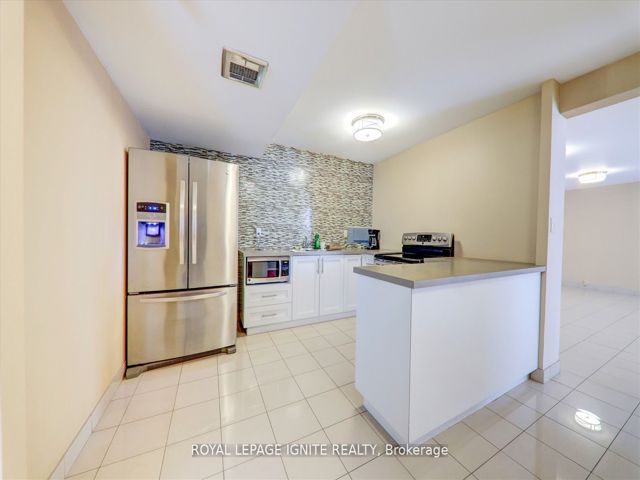 103 - 2 Glamorgan Ave