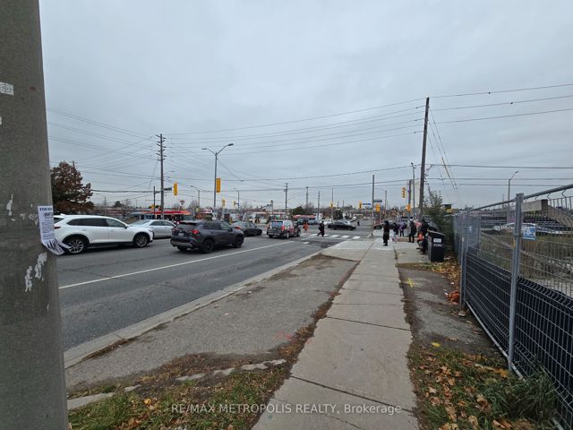 107 - 1701 Mccowan Rd