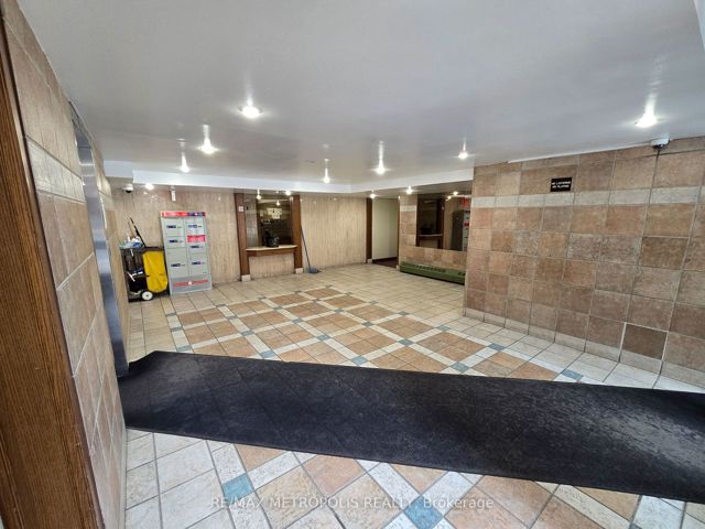 107 - 1701 Mccowan Rd