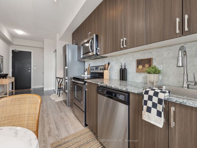 712 - 22 East Haven Dr