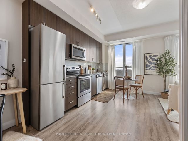 712 - 22 East Haven Dr