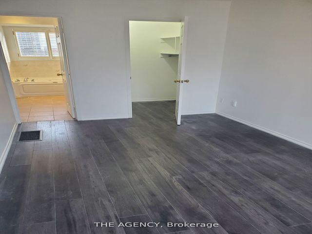 27 - 189 Galloway Rd