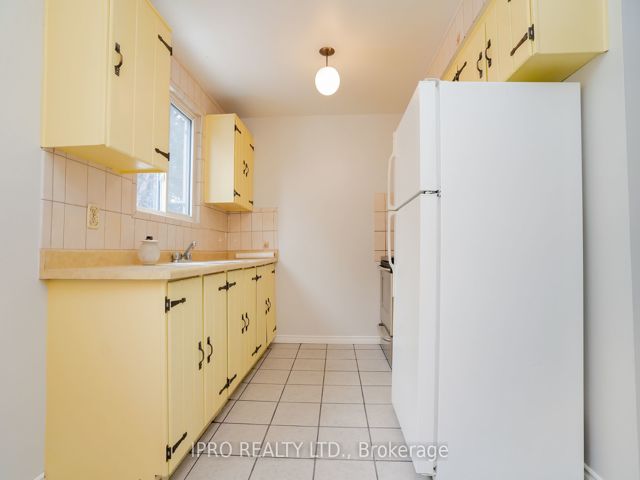 20 - 19 Celeste Dr