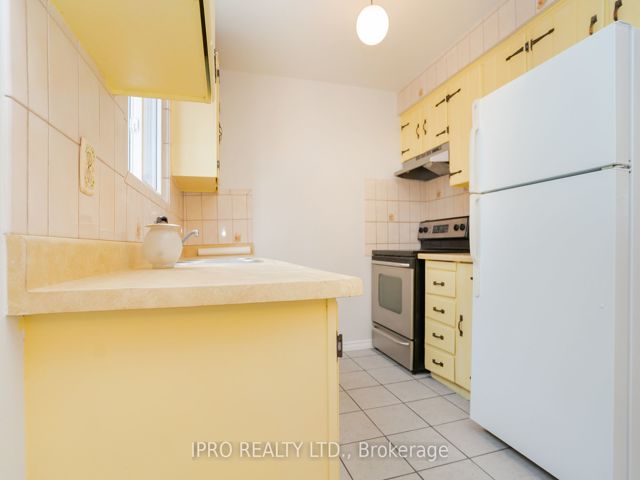 20 - 19 Celeste Dr