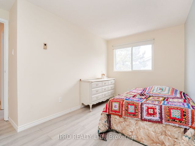20 - 19 Celeste Dr