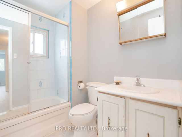 20 - 19 Celeste Dr