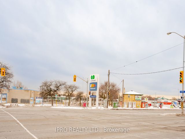 20 - 19 Celeste Dr