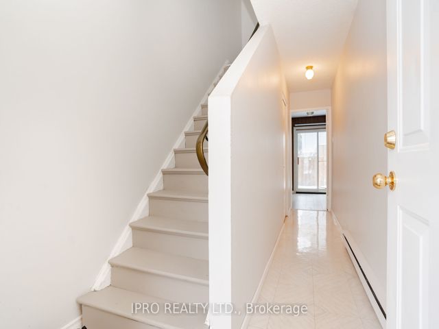 20 - 19 Celeste Dr