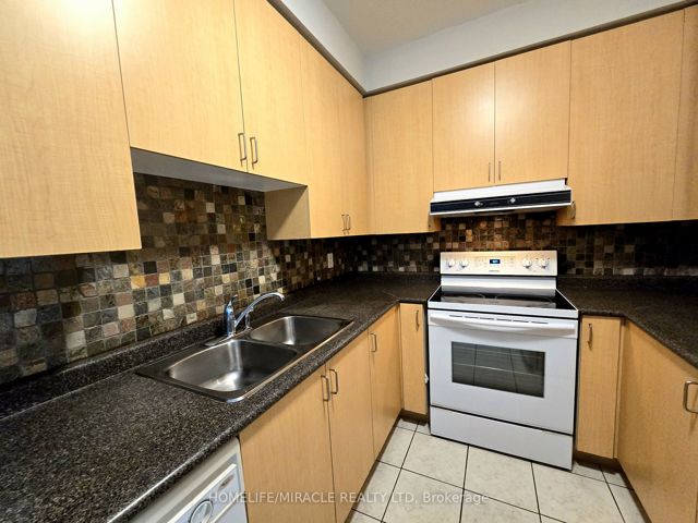 PH01 - 3650 Kingston Rd