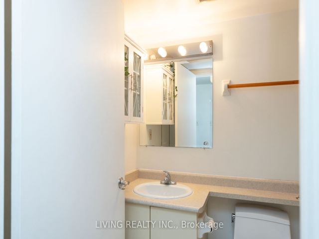 1517 - 3050 Ellesmere Rd