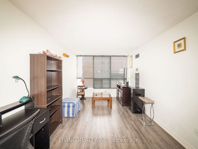 1517 - 3050 Ellesmere Rd