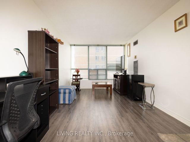 1517 - 3050 Ellesmere Rd