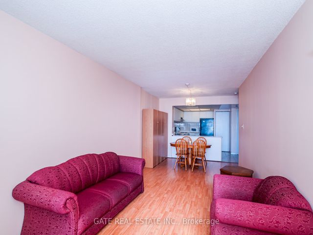 910 - 8 Silverbell Grve E