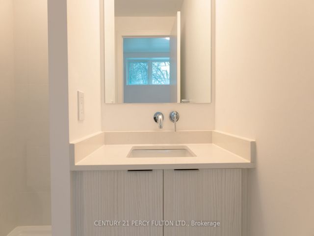 13 - 176 CLONMORE Dr
