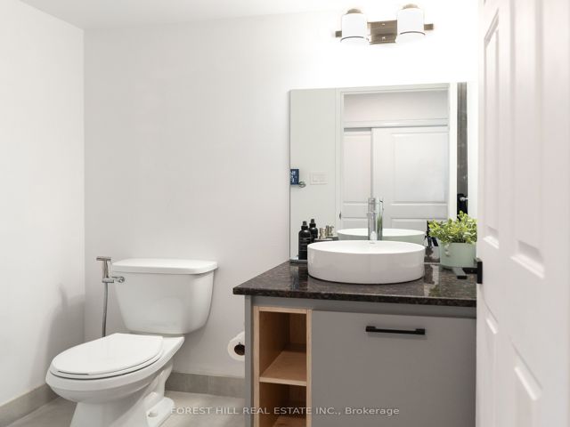 213 - 175 Bamburgh Circ