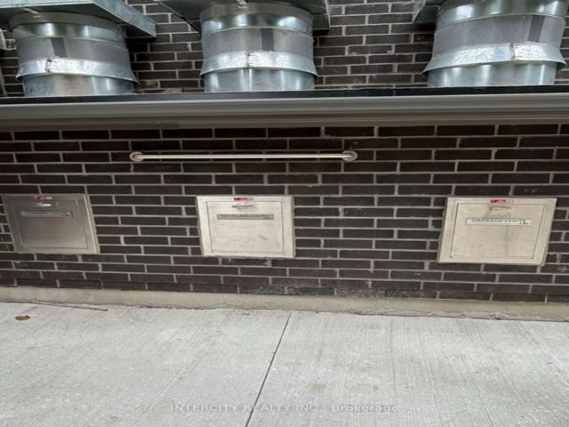 319 - 2787 Eglinton Ave E