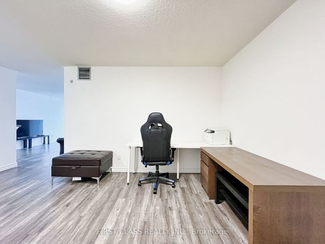 1404 - 275 Bamburgh Circ