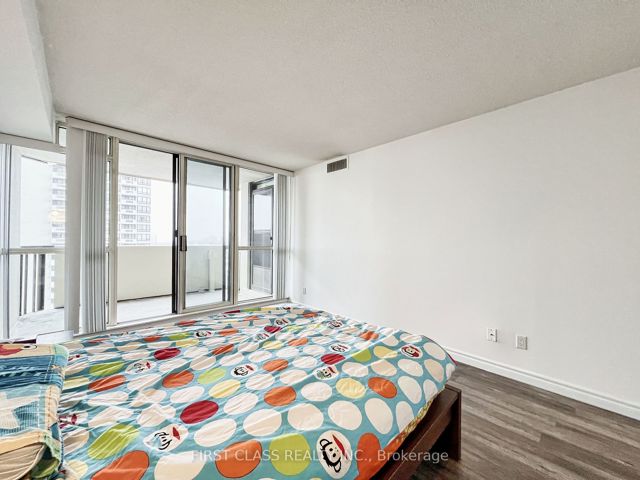 1404 - 275 Bamburgh Circ