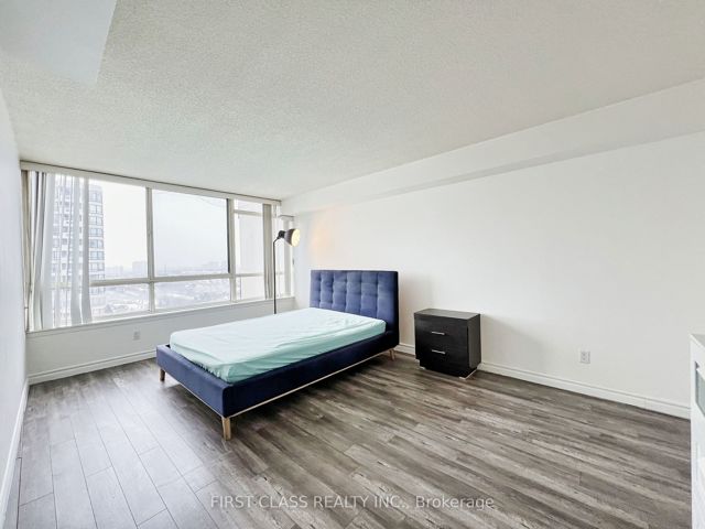 1404 - 275 Bamburgh Circ