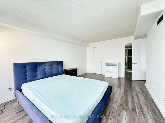 1404 - 275 Bamburgh Circ