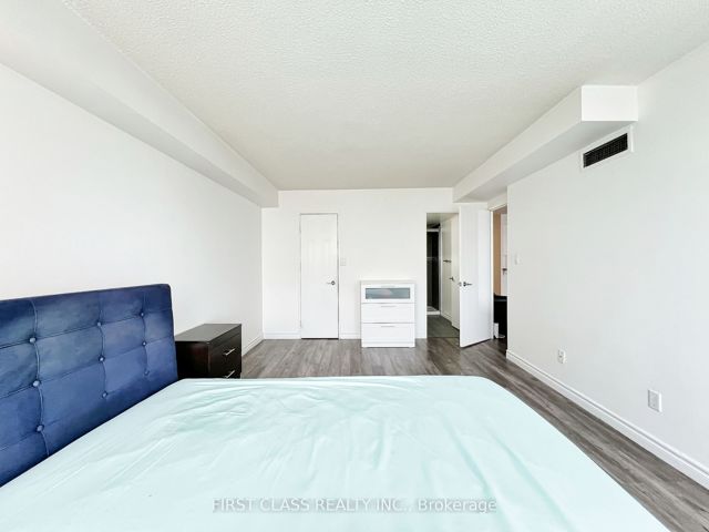 1404 - 275 Bamburgh Circ