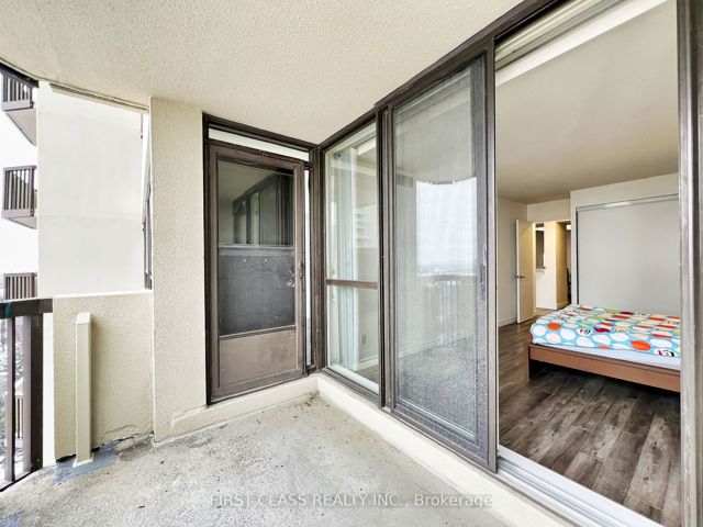 1404 - 275 Bamburgh Circ