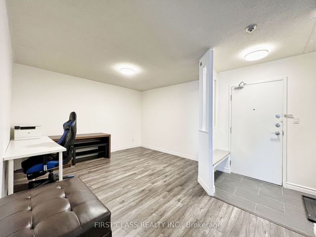 1404 - 275 Bamburgh Circ