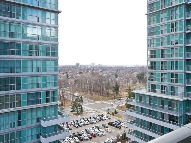 1105 - 70 Town Centre Crt N