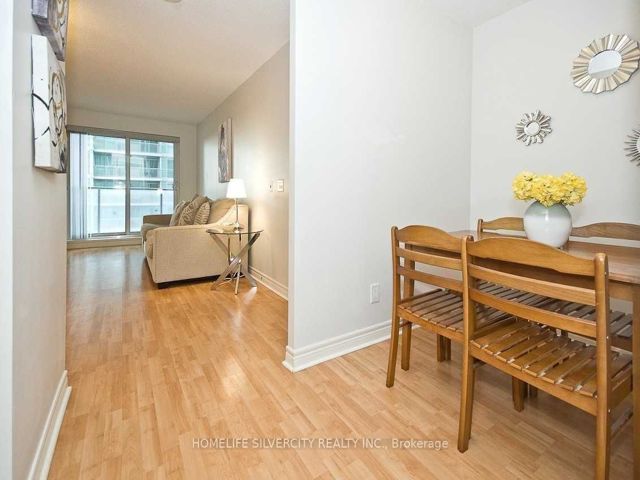 1105 - 70 Town Centre Crt N