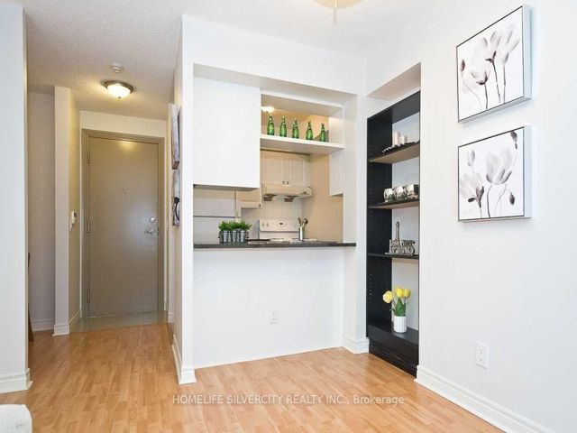 1105 - 70 Town Centre Crt N
