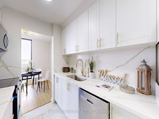 1701 - 301 Prudential Dr