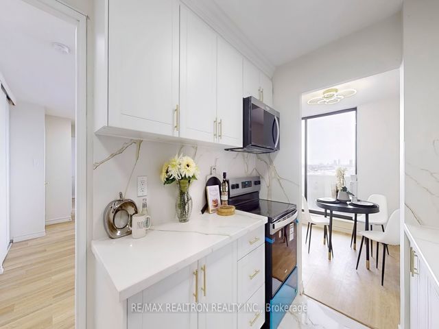 1701 - 301 Prudential Dr