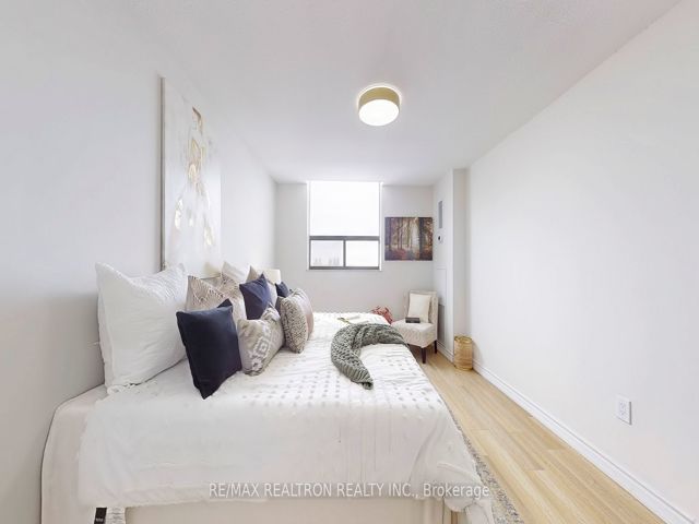 1701 - 301 Prudential Dr