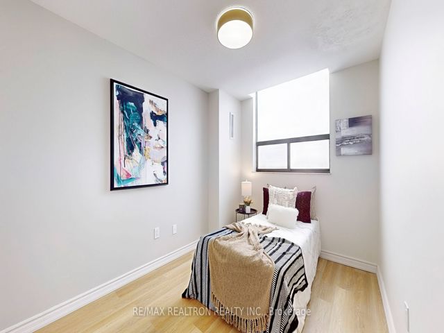 1701 - 301 Prudential Dr