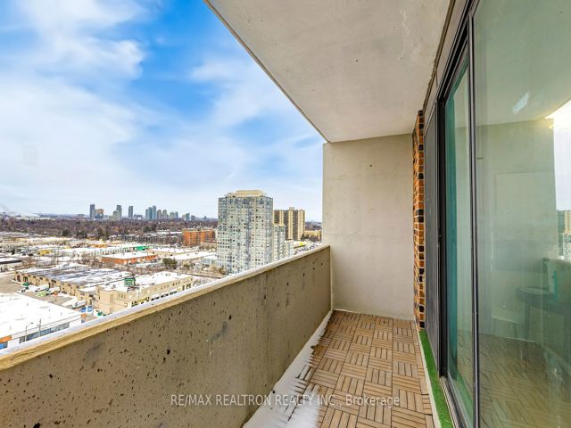 1701 - 301 Prudential Dr