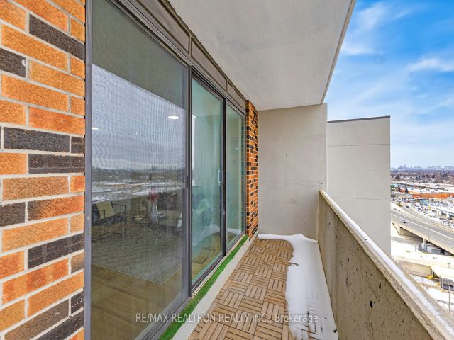1701 - 301 Prudential Dr