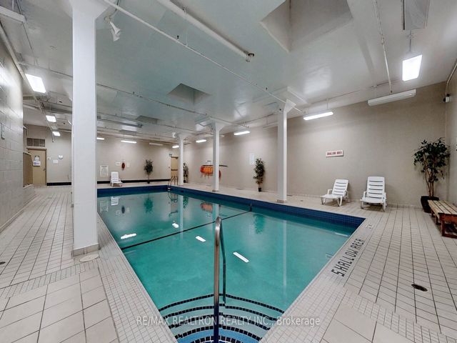 1701 - 301 Prudential Dr