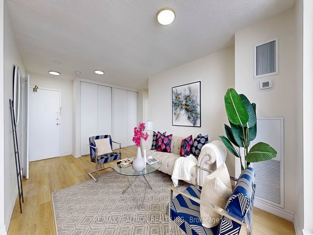 1701 - 301 Prudential Dr