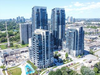 213 - 30 Meadowglen Pl
